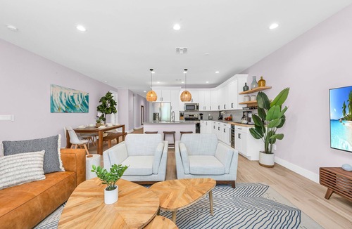 Jupiter House | Jupiter Palms Oasis | Luxe Pool/Spa Table Tennis!