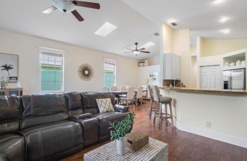 Old Jupiter Beach Road Villa | Jupiter's Beacon Villa