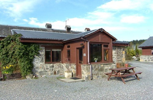 Kingussie House | Jura Cottage