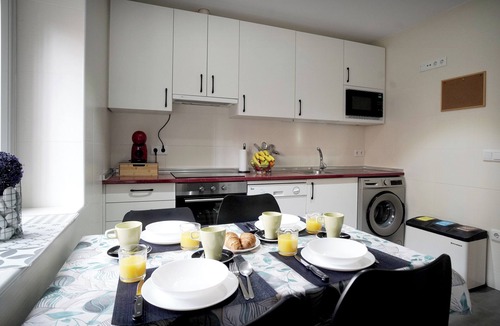 Prado Sancho Apartment | Just 10 minutes from the City Walls! An ideal home for friends and families.
