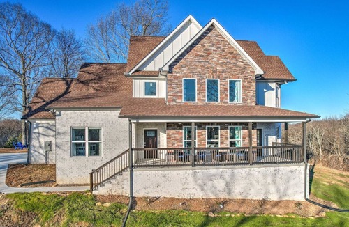 Goodlettsville House | Just 20 min to Nashville! Amazing views! Peaceful setting!