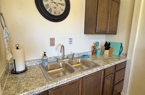 Sierra Vista Southeast Apartment | Just 20 mins from Bisbee! 2 room apartment on country hobby farm