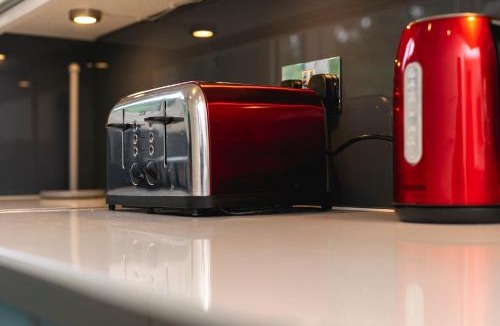 Latchmere Apartment | Just 20 mins from Buckingham Palace!