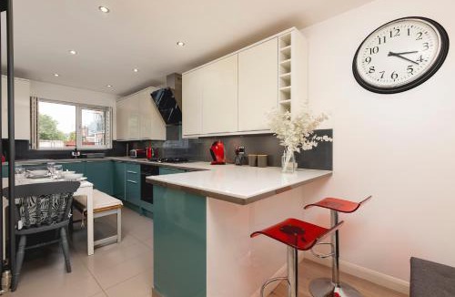 Latchmere Apartment | Just 20 mins from Buckingham Palace!
