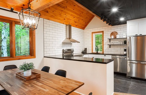 Lac Sainte-Marie Ski Chalet | Just 8 minutes away from Mont Sainte-Marie!