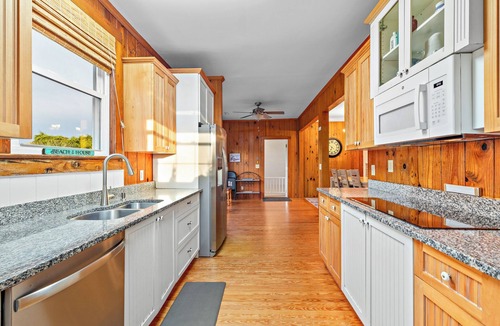 Caswell Beach House | Just a Beach Cottage: Spacious 6BR, 5BA Oceanfront on Caswell Beach