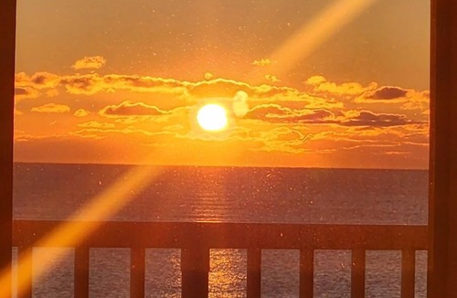 Hampton Apartment | Just a few steps to the beach.