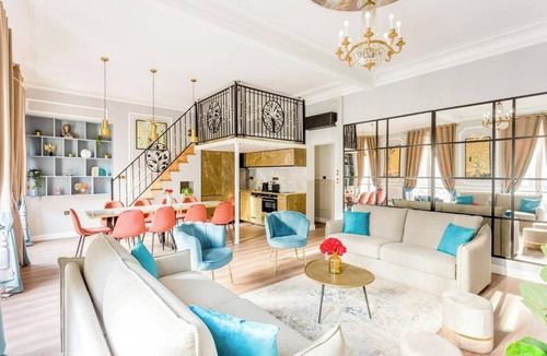 Gaillon Apartment | JUST A STONE’S THROW FROM ICONIC THE LOUVRE & PALAIS GARNIER-RUE DU 4 SEPTEMBRE