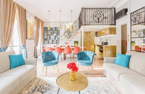 Gaillon Apartment | JUST A STONE’S THROW FROM ICONIC THE LOUVRE & PALAIS GARNIER-RUE DU 4 SEPTEMBRE