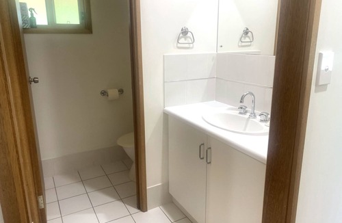 Port Victoria Hotel | Just Beachy, Port Victoria