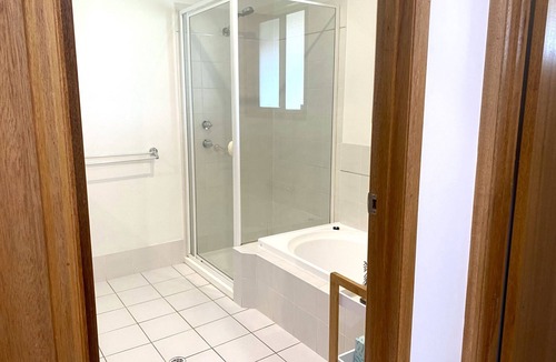 Port Victoria Hotel | Just Beachy, Port Victoria