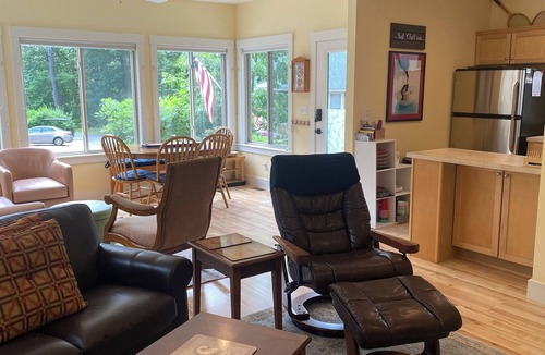 Summer Village Cottage | Just Chill’Inn Cottage - Pools, Beach, Golfcart