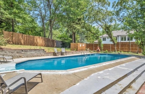 Norman House | Just Like Home #10: Norman Pool, Billiards & Campus