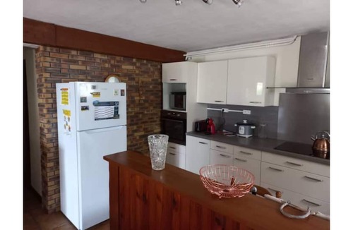 Saint-Yorre House | ⭐ JUST LIKE HOME