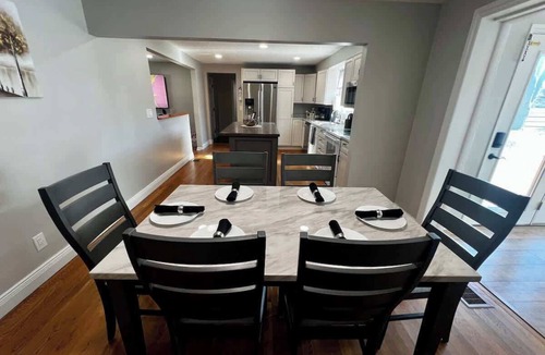 Milford House | Just like home w Pool & Pool table