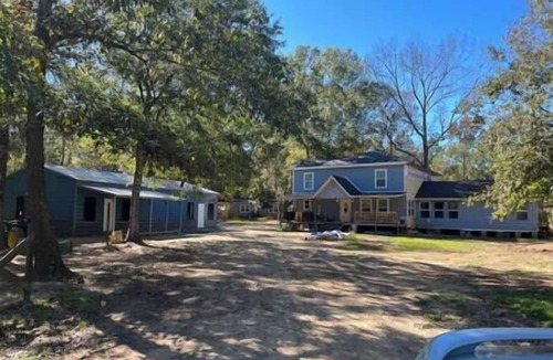 Montgomery House | Just need a room? Shared common space, private bedroom. B