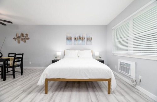 Wilton Manors Apartment | Just Off The Drive 5
