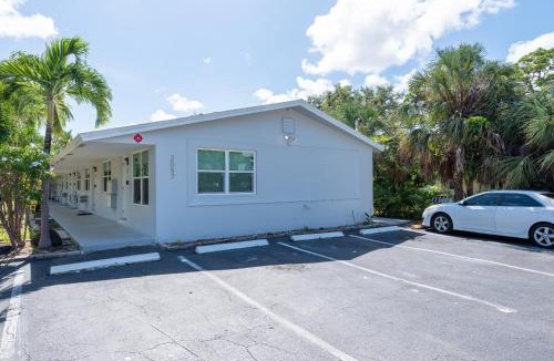Wilton Manors Apartment | Just Off Wilton Drive Apt 4