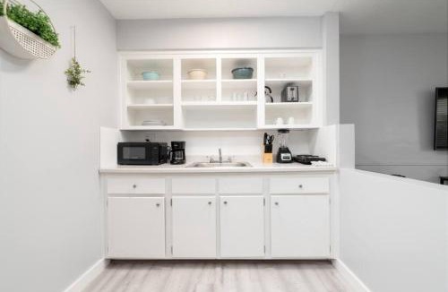 Wilton Manors Apartment | Just Off Wilton Drive Apt 4