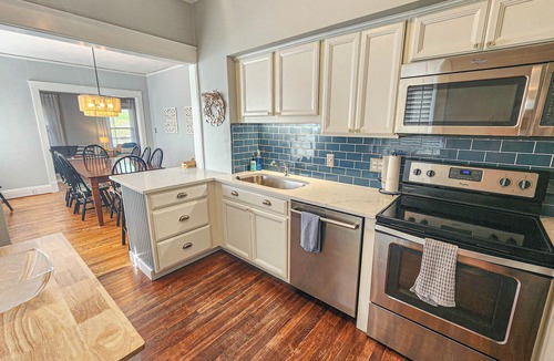 Cape Charles House | Just One House From The Beach Barefoot Bungalow Offers A Sweet Beach Vacation