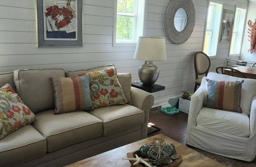 Athens Bed & Breakfast | Just One Mile to Campus and Downtown Athens - Contemporary BR & private BA