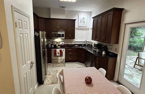 Westridge Estates House | Just Outside of Austin.Quiet, Serene 3 bedroom+ with Pool & Pond