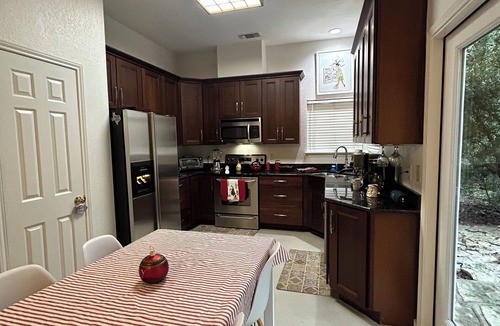 Westridge Estates House | Just Outside of Austin.Quiet, Serene 3 bedroom+ with Pool & Pond
