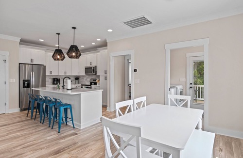 Tranquil Harbour House | "Just Peachy" 3BR Home | 4 Baths (2 Full, 2 Half)