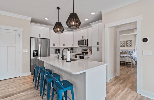 Tranquil Harbour House | "Just Peachy" 3BR Home | 4 Baths (2 Full, 2 Half)