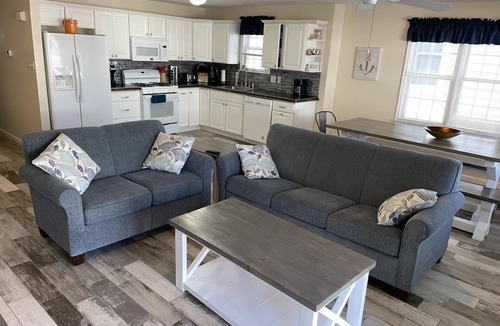 Wildwood Condo | Just Short Block Away from The Beach & Boadwalk