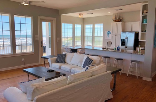 San Luis House | Just Steps to the Ocean, Beachfront, House On the Beach, Minutes from Galveston