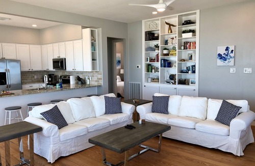 San Luis House | Just Steps to the Ocean, Beachfront, House On the Beach, Minutes from Galveston