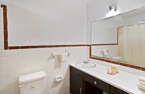 Beeville House | Just What You Were Looking For! 3 Comfortable Units, Pets Allowed