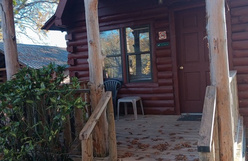 Carlisle Cabin | Just What You Were Looking For! Full Kitchen, Outdoor Pool, Free Parking