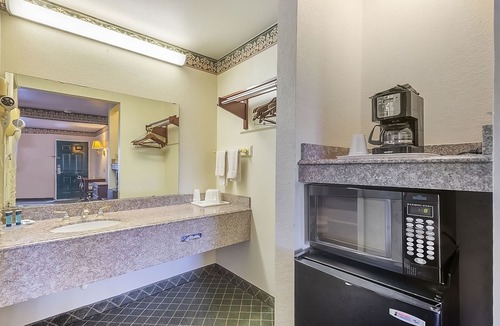 Three Rivers House | Just What You Were Looking For! 3 Comfortable Units, Pets Allowed!