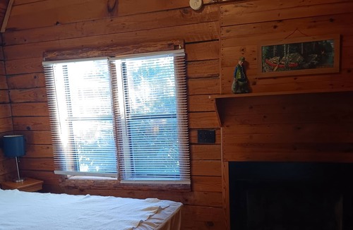 Weatherford Cabin | Just What You Were Looking For! Full Kitchen, Outdoor Pool, Free Parking