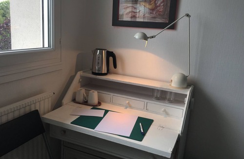 Saint-Sebastien-sur-Loire Apartment | Juste une Chambre Chez L'habitant