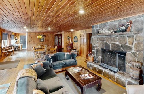 Londonderry House | Justin Lake Lodge