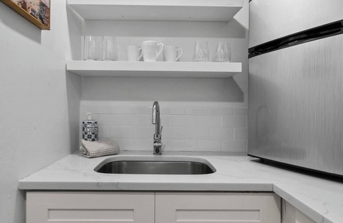 Palm Beach Bed & Breakfast | JustListedTropicalHaven1br