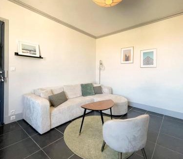 Chartres Apartment | Jutopie