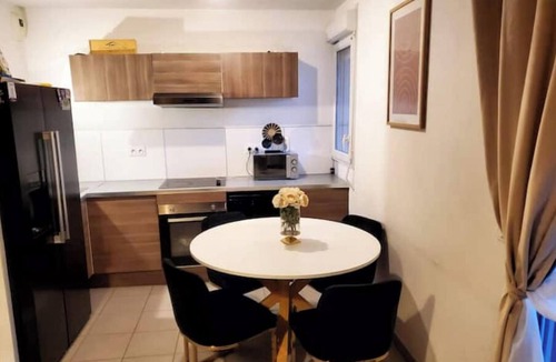 Juvignac Apartment | Juvignac nona jacuzzi