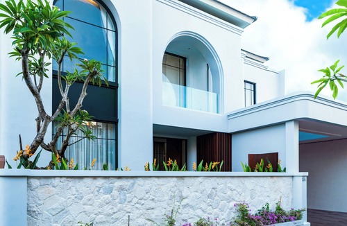 Sidakarya Villa | Juwana Villa Luxury 4BR w/Daily Cleaning, King, Pool, 100 Mbps, 8Mins to Beach