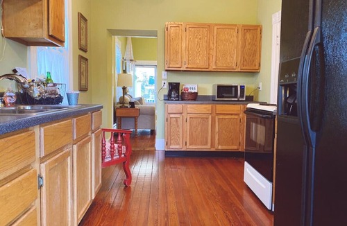 Lexington House | JW`s LOFT - Pet Fee Additional Charge