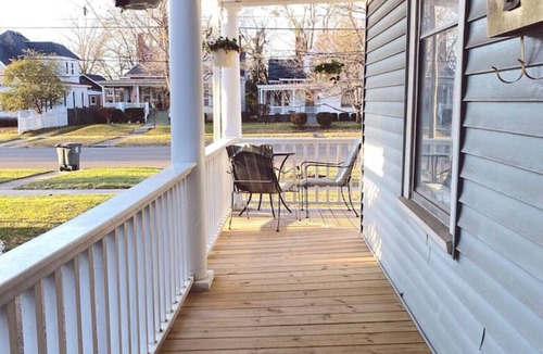 Lexington House | JW`s LOFT - Pet Fee Additional Charge
