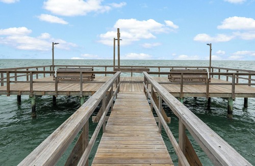 Sailhouse Condo | K's Coast Condo | Pet Friendly, Pool + Pier Access