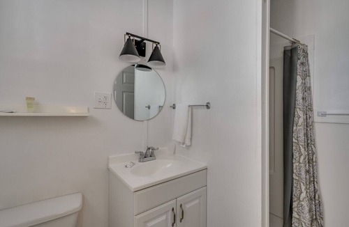 Clayton Apartment | K's Motel with Stunning St. Lawrence River Views - Room 2