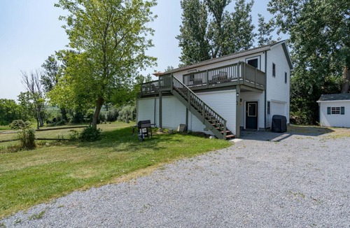 Clayton Apartment | K's Motel with Stunning St. Lawrence River Views - Room 8