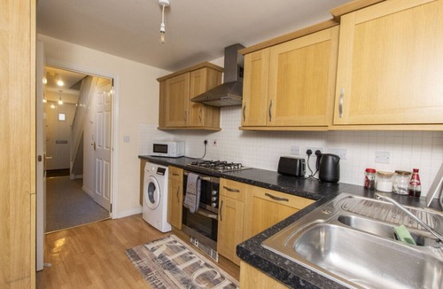Norwich House | K Suites - Comfy 4 bed House w/free parking