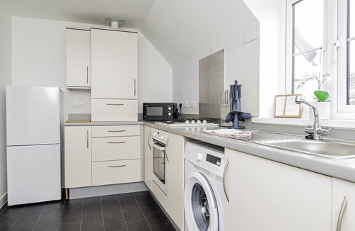 Bridgwater Apartment | K Suites - Cozy 2 bed Apt w/free parking