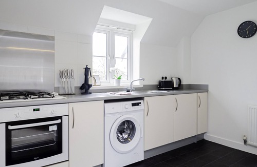 Bridgwater Apartment | K Suites - Cozy 2 bed Apt w/free parking